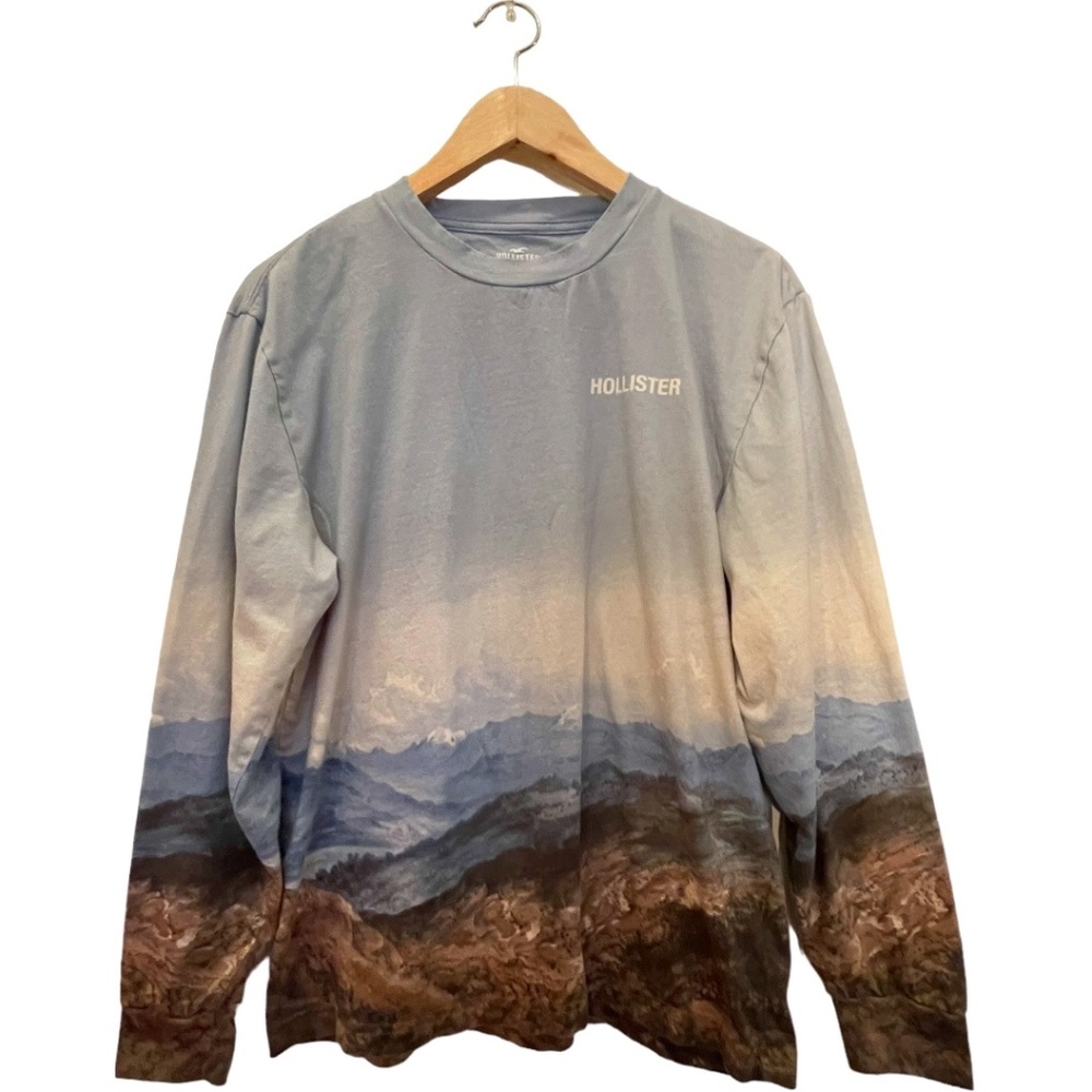 Hollister Men’s Long Sleeve Graphic Tee. Size M